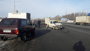 В Тольятти на Обводном шоссе грузовик столкнулся с «Нивой»