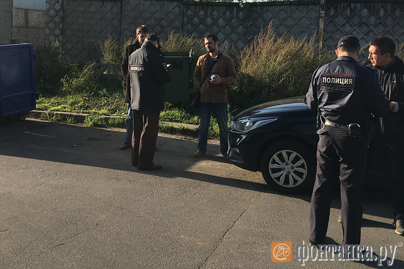 Блокировка автомойки неизвестными лицами привлекала внимание полиции