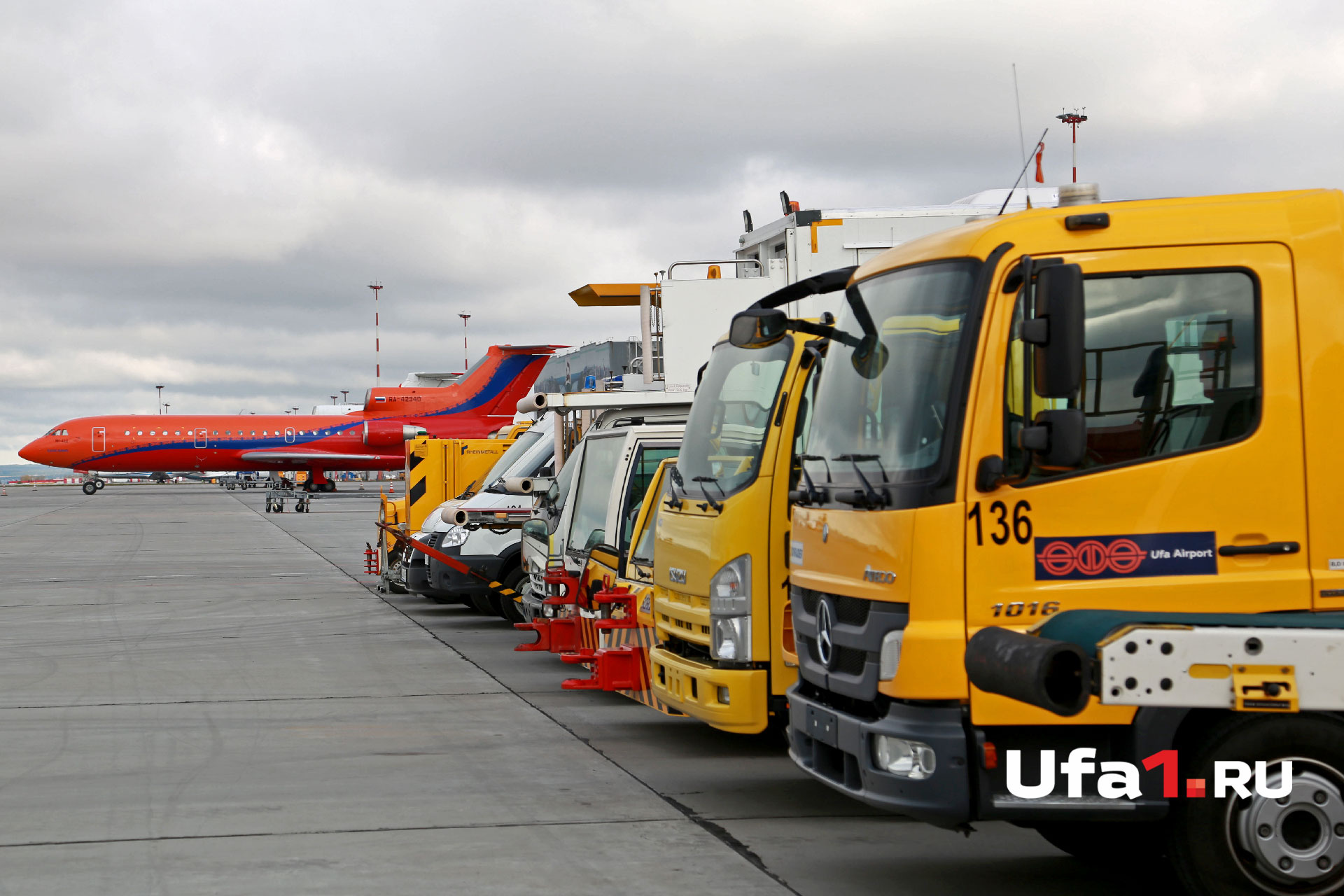 аэродромная служба аэропорта шереметьево. аэродромная служба внуково. аэродромная служба шереметьево. спецтехника аэропортов. спецтехника аэропортов.