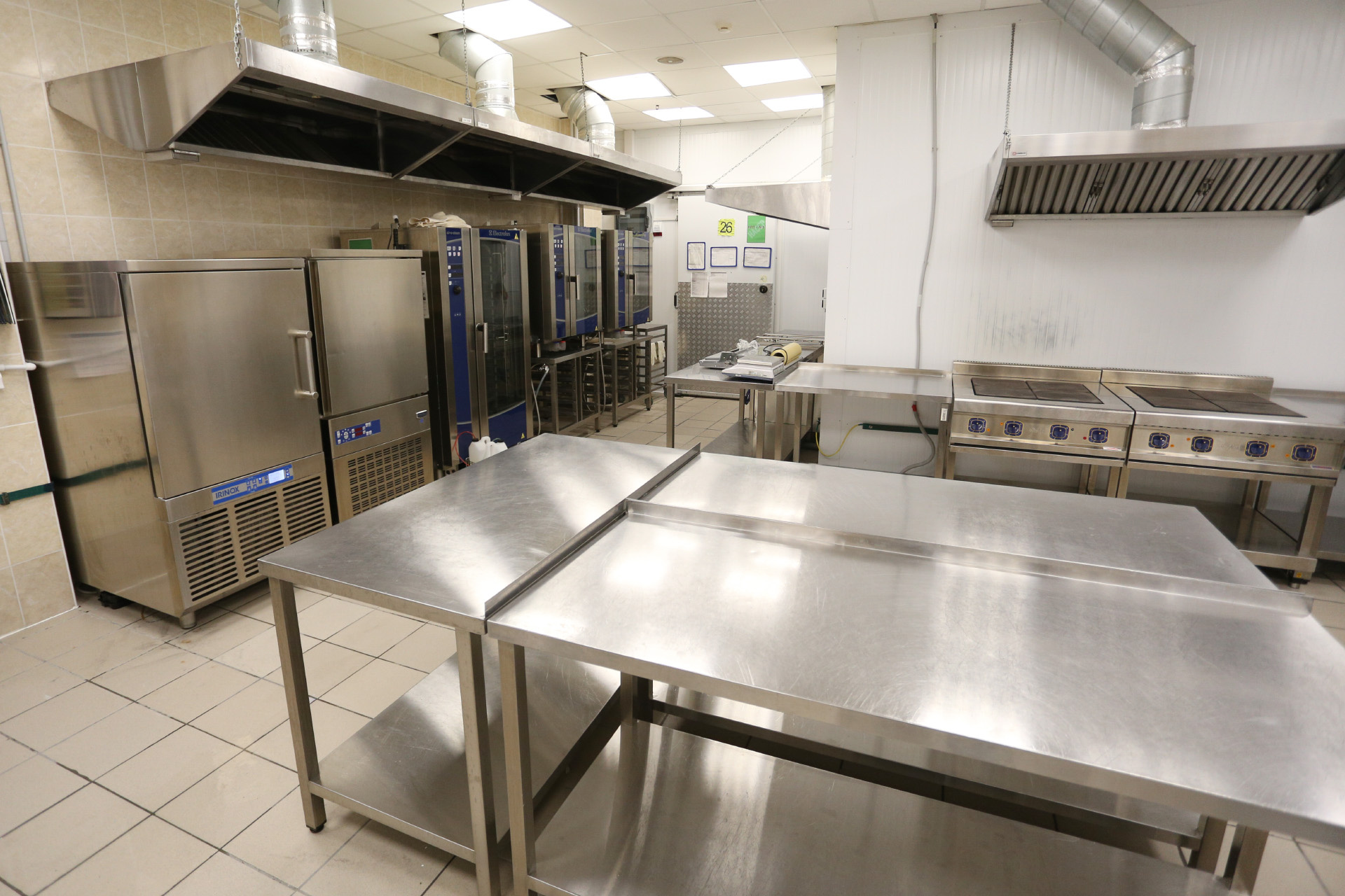 Производство салатов и горячих блюд в «Ленте» сейчас полностью остановлено