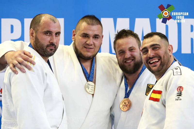 Челябинец уступил бронзовому призеру чемпионата Европы Даниэлю Натеа из Румынии