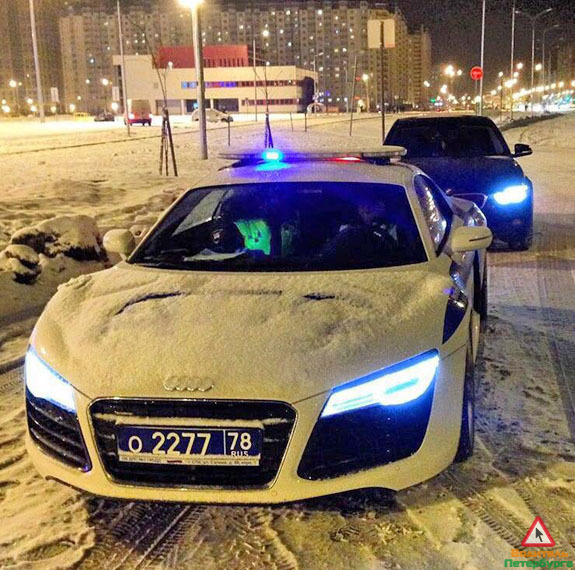 Audi r8 полиция