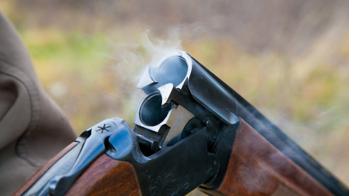 «Обидел жену»: южноуралец выстрелил из ружья в односельчанина