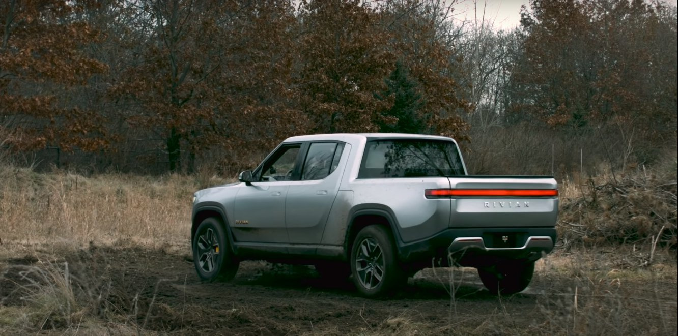 Конкурент Tesla показал на видео, как его пикап делает разворот на 360  градусов на месте - 26 декабря 2019 - ФОНТАНКА.ру