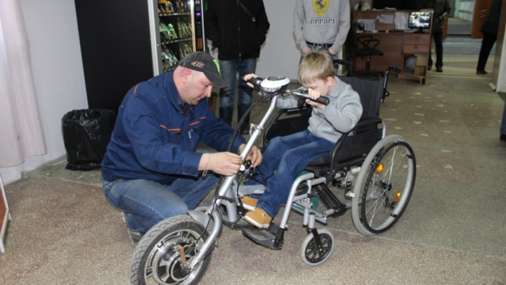 Челябинские школьники увеличили скорость инвалидной коляски до 20 км/ч