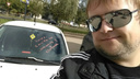Ярославец, которому помадой написали послание на лобовом стекле, извинился