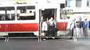 Ни зайти, ни выйти: самарцы пожаловались на металлические заборы у трамвайных остановок