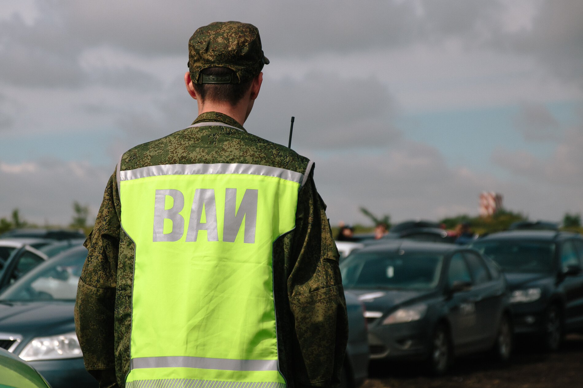 Инспектор военно учетного стола зарплата