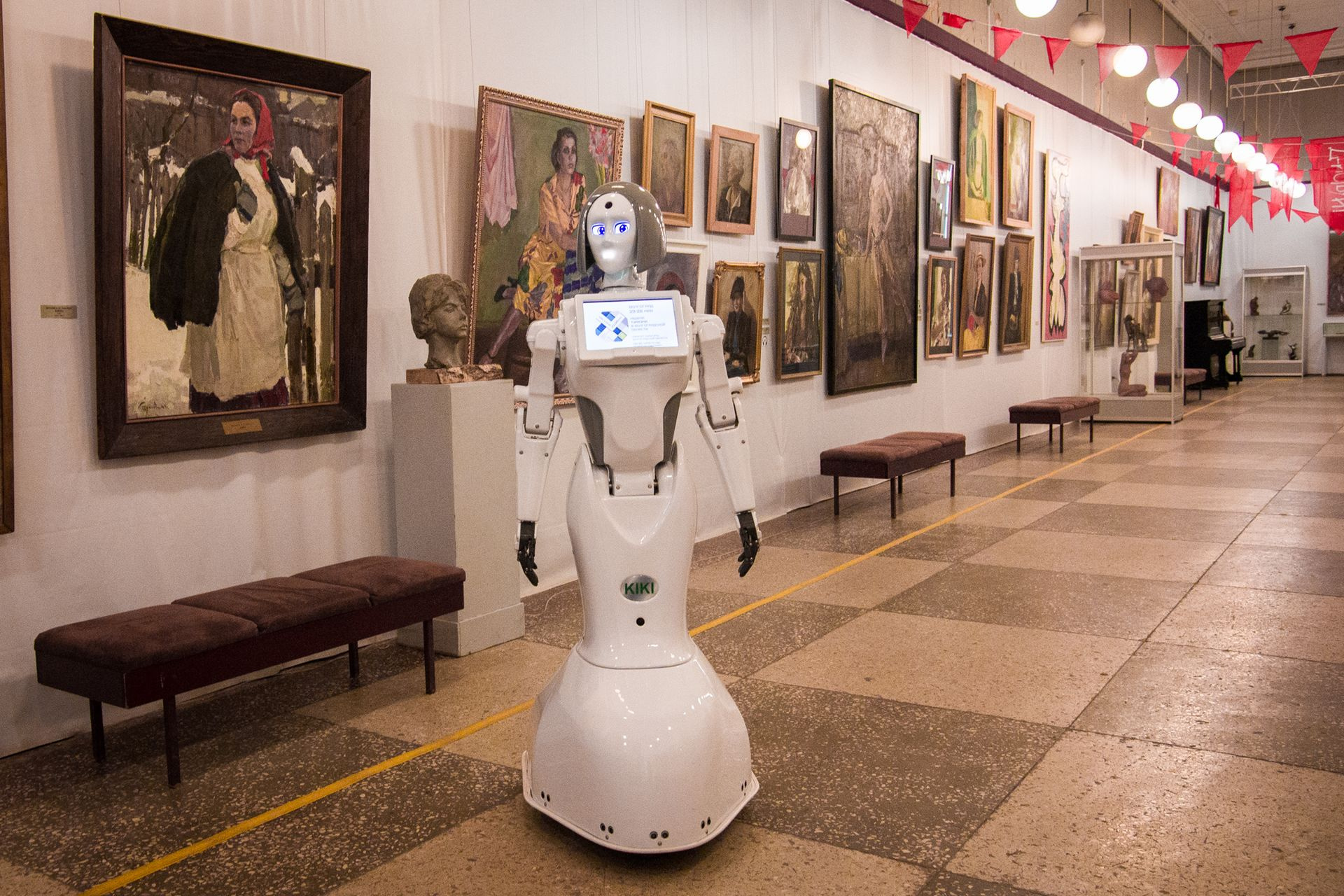 Отзывы волгоград музеи. Музей роботов. Робот экскурсовод в музее. Музеи Волгограда. Робот гид.