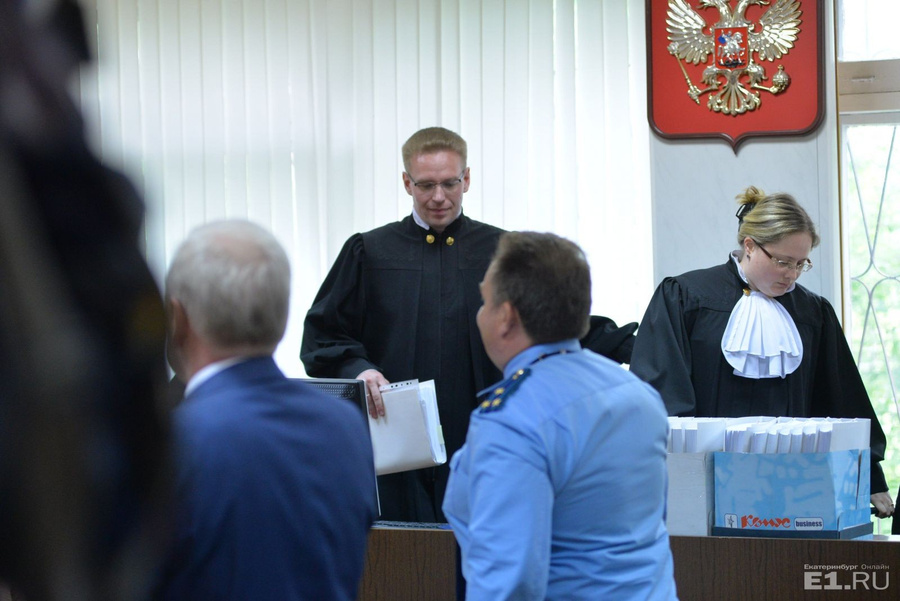 По просьбе защиты Дудко его дело рассматривают сразу три судьи.
