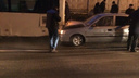 На скользкой дороге в Ростове Hyundai Accent влетел в пассажирский автобус