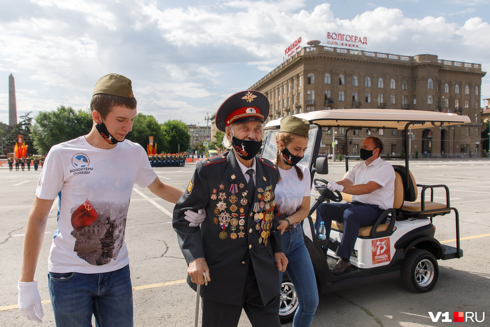 Депутаты, чиновники, знаменитости и ветераны: показываем, кого позвали на  закрытый парад Победы в Волгограде - 24 июня 2020 - V1.ру