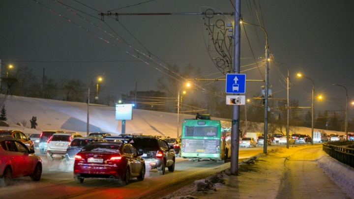 В преддверии Нового года Красноярск сковали пробки