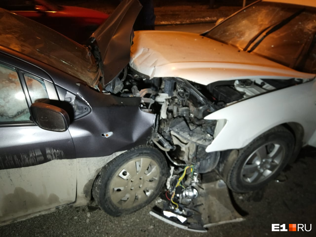 Hyundai вылетел на встречку Hyundai вылетел на встречку