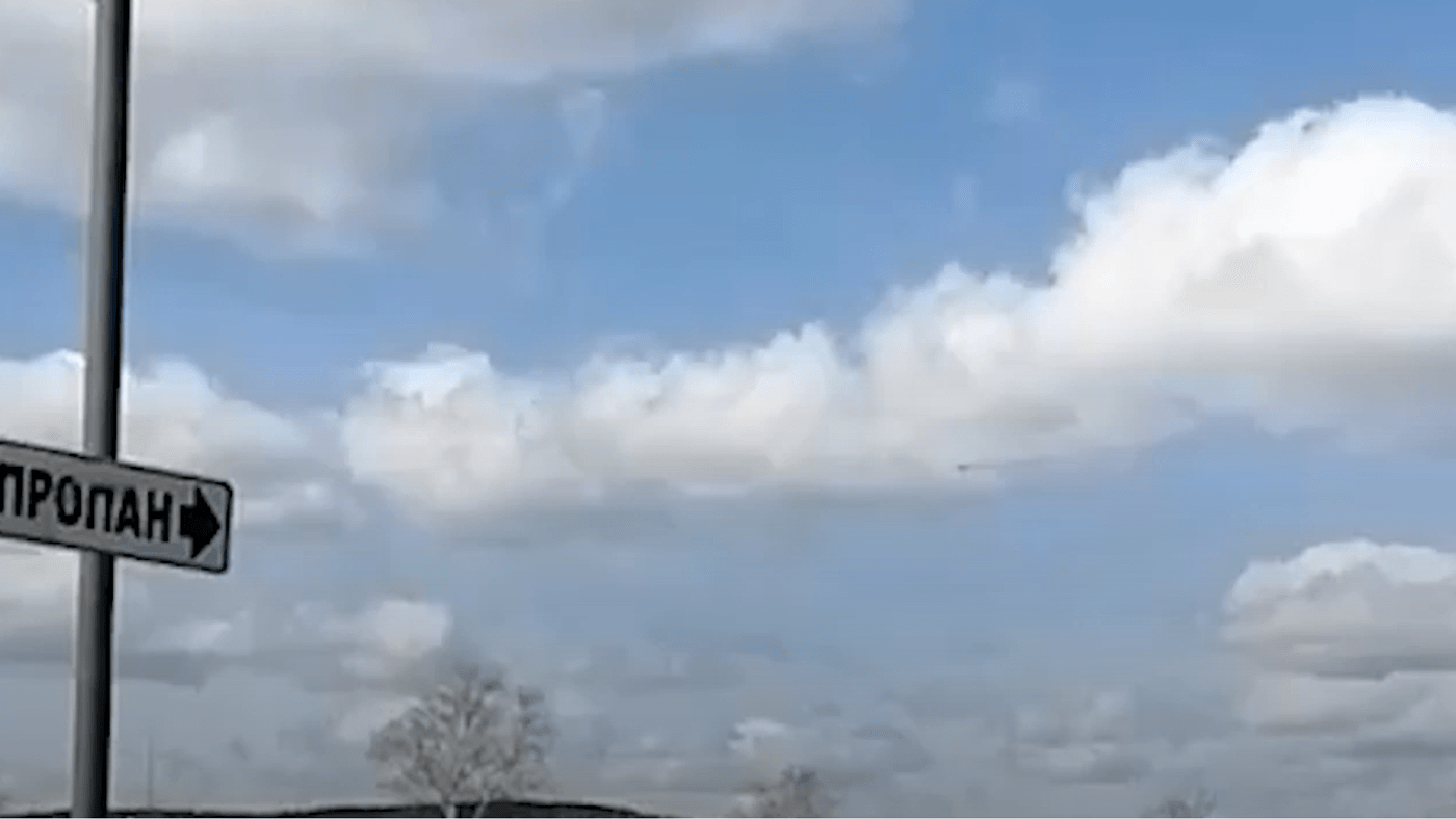 Дымящийся самолет над Кольцово напугал екатеринбуржцев