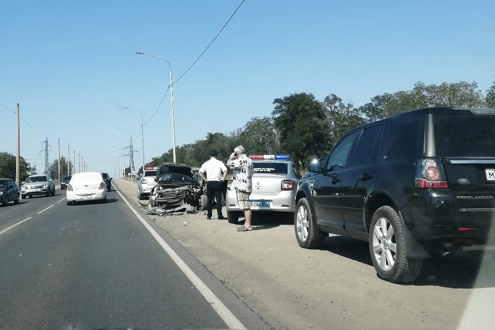 Что стало причиной крупной аварии, выясняет полиция Что стало причиной крупной аварии, выясняет полиция