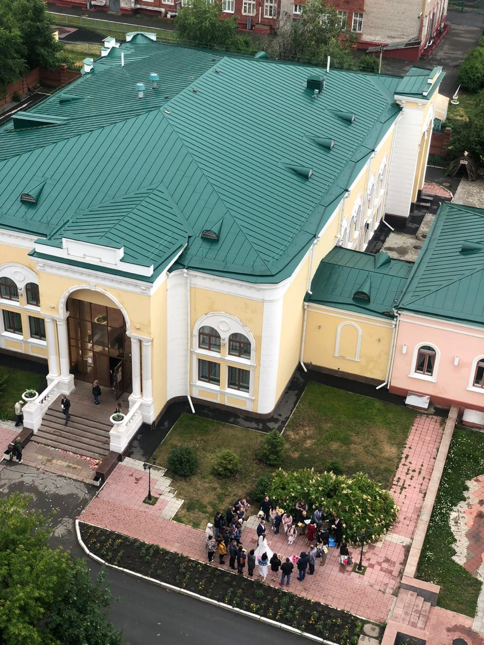 Коронавирус коронавирусом, но свадьбы в Омске по расписанию Коронавирус коронавирусом, но свадьбы в Омске по расписанию