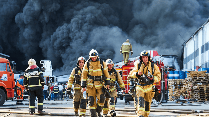 Глава областного МЧС назвал причину гигантского пожара на складах в Самаре