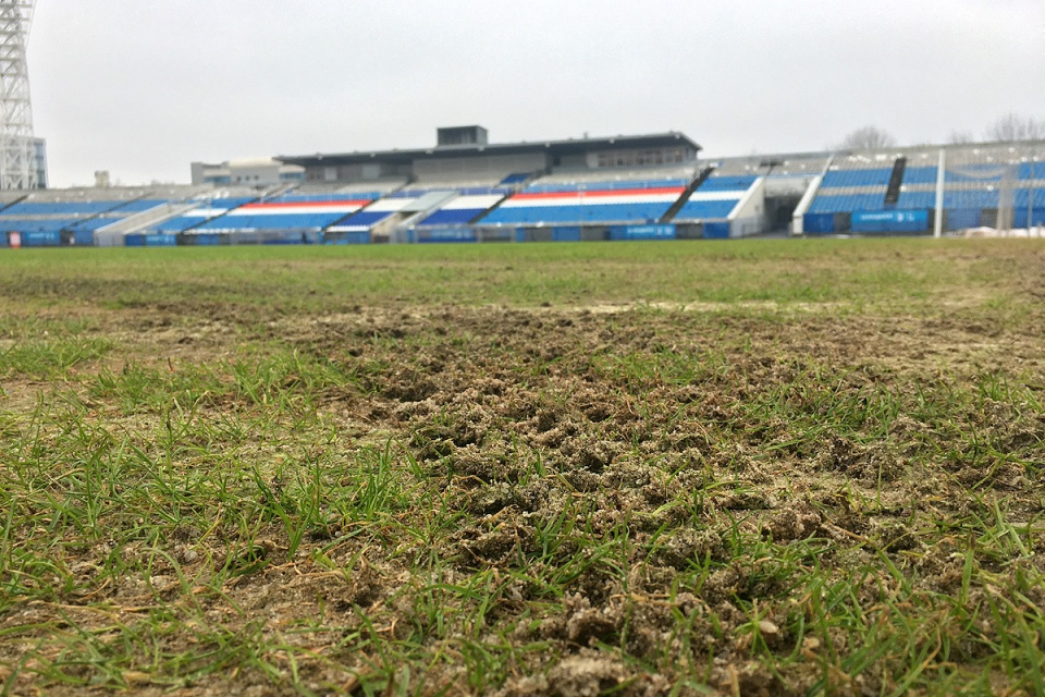 Фотографии поля на ярославском стадионе в интернет выложили представители футбольного клуба «Урал»