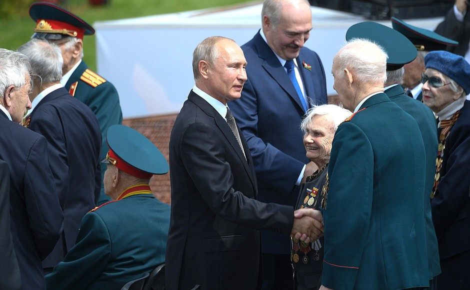 Именно ветеранам принадлежит идея создания этого памятника Именно ветеранам принадлежит идея создания этого памятника