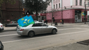 «Зачем в два ночи?!»: горожан разбудил сигналящий кортеж из автомобилей с флагами ВДВ