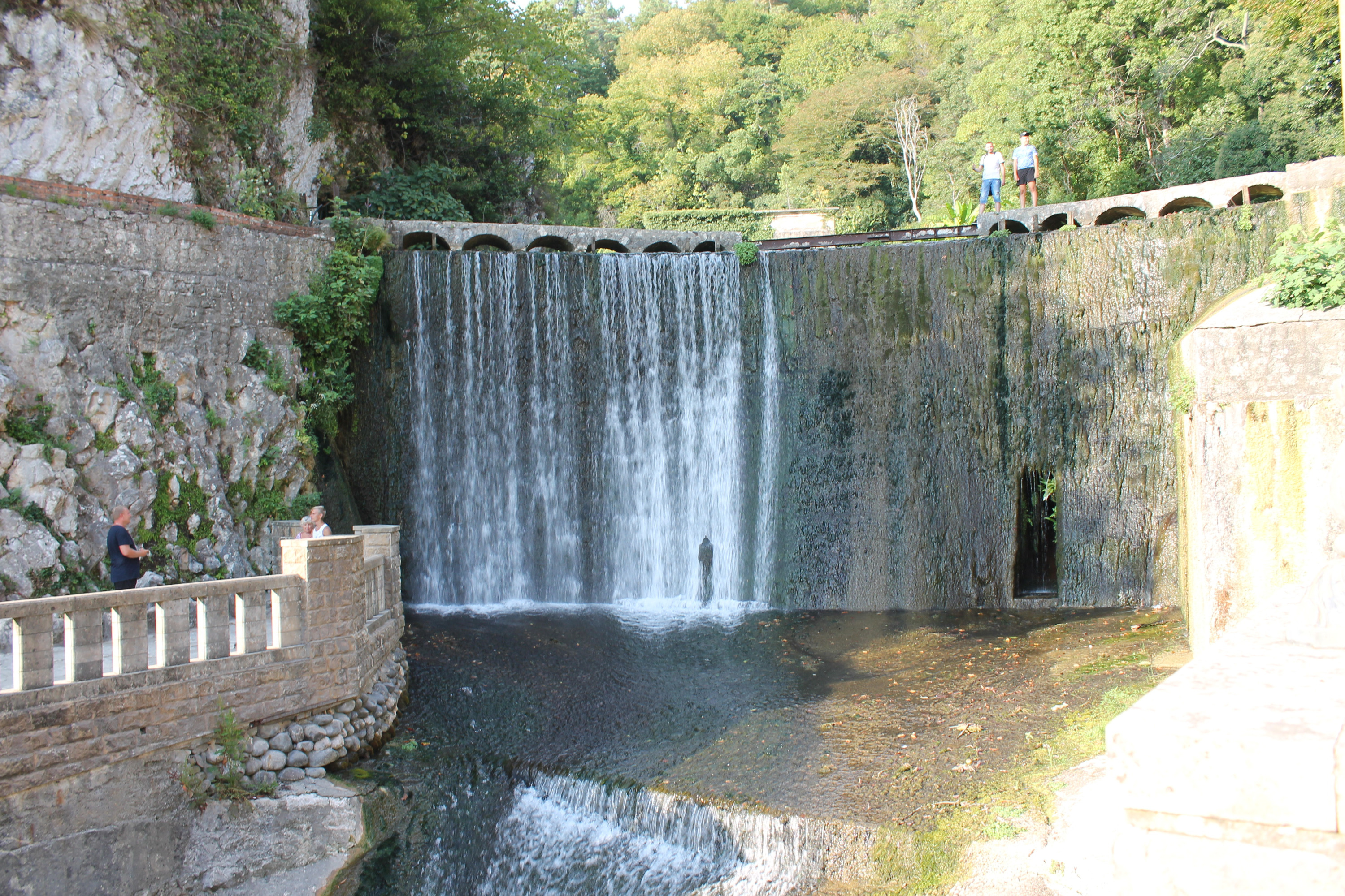 Водопад при монастыре — творение рук человека, его возвели монахи в 1882 году