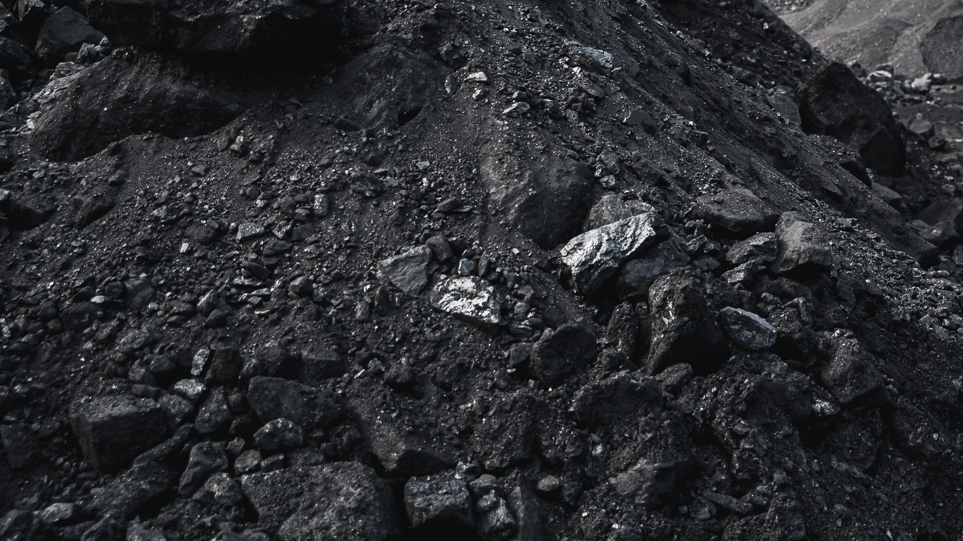 Возрождение шахты «Алексиевская» ляжет на плечи крупных кузбасских угольщиков