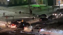 На Широкой Речке автомобилисты устроили драку на перекрестке: видео