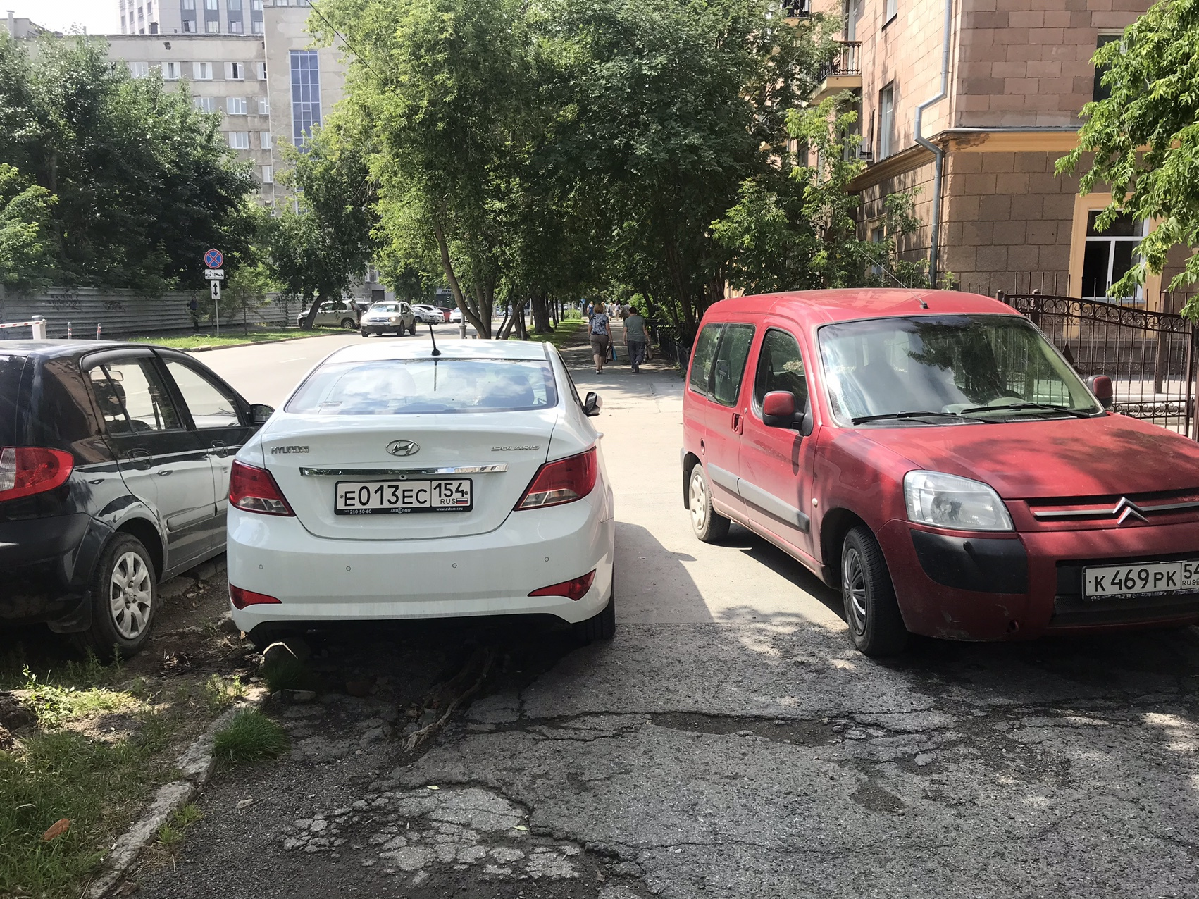 Машины нужно обходить Машины нужно обходить