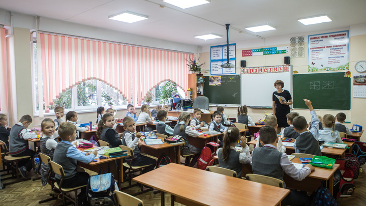 «Пока справляемся точечно»: Роспотребнадзор Кузбасса — о переводе школ и вузов на дистанционку