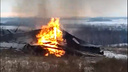 В Лысковском районе РПЦ сожгла аварийную колокольню. Жители посчитали это кощунством