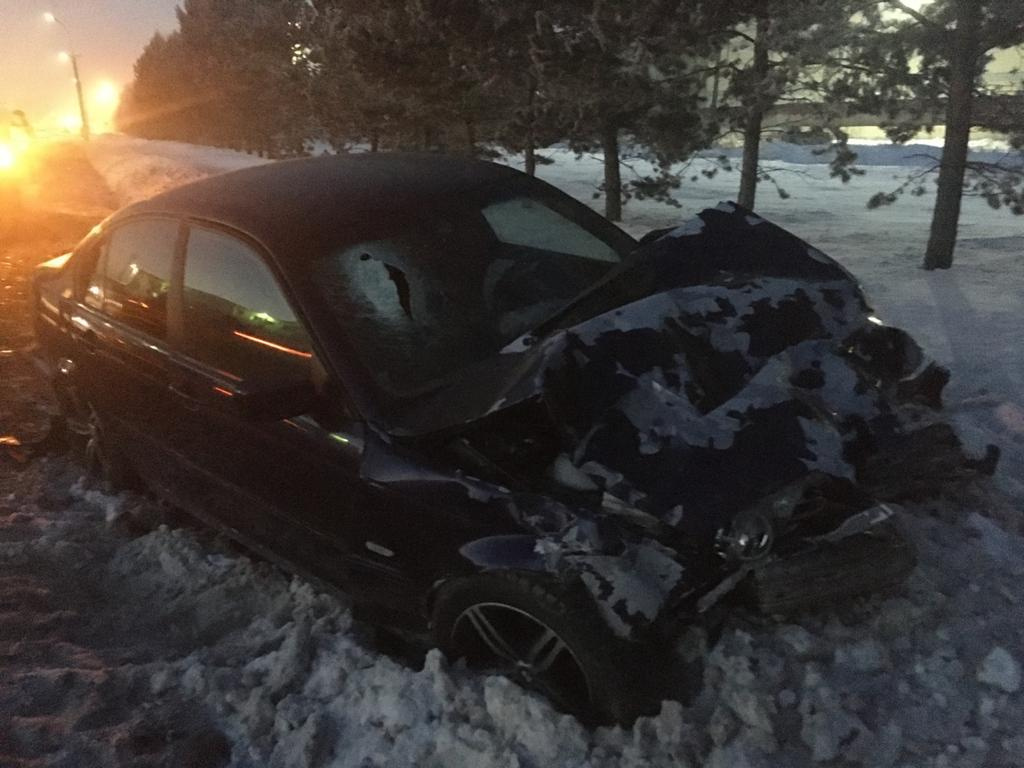 Водитель и пассажирка BMW получили различные травмы Водитель и пассажирка BMW получили различные травмы