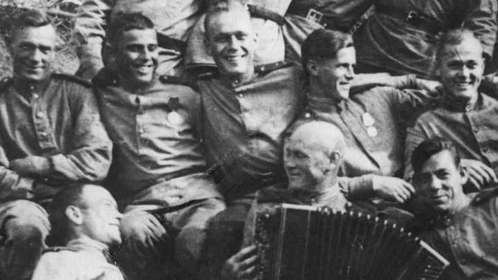 Прошёл всю войну с баяном: музыкант 367-й краснознамённой дивизии бил фашистов под Шопена и Глинку