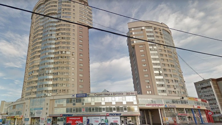 «Он просто сидел на ступеньках»: очевидица рассказала подробности избиения подростка в Екатеринбурге