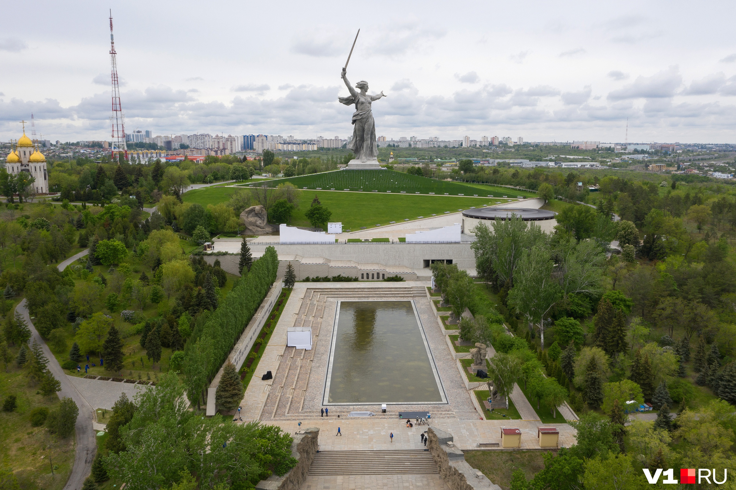 За весь день на Мамаев курган не пустили ни одного волгоградца За весь день на Мамаев курган не пустили ни одного волгоградца