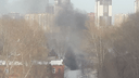 В Октябрьском районе загорелось заброшенное трёхэтажное здание