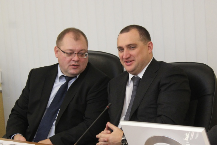 Александр Байер (справа) обещал в 2020 году лучшую жизнь