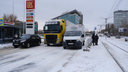 В Челябинске замело дорожную разметку. Рассказываем, как ездить под камерами в снегопад