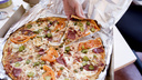 «Вы берёте коробку неправильно»: 5 вещей, которые бесят доставщиков пиццы