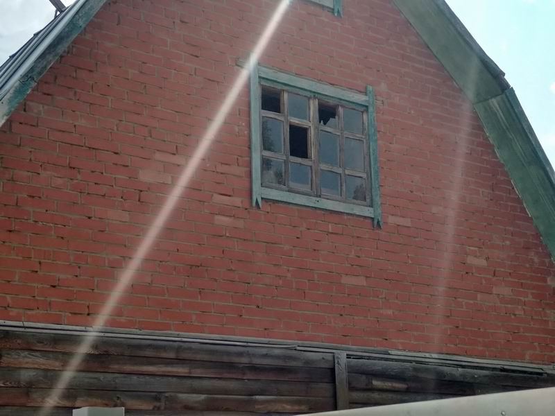 Эта стена дома Саламатовых попала в камеру видеонаблюдения