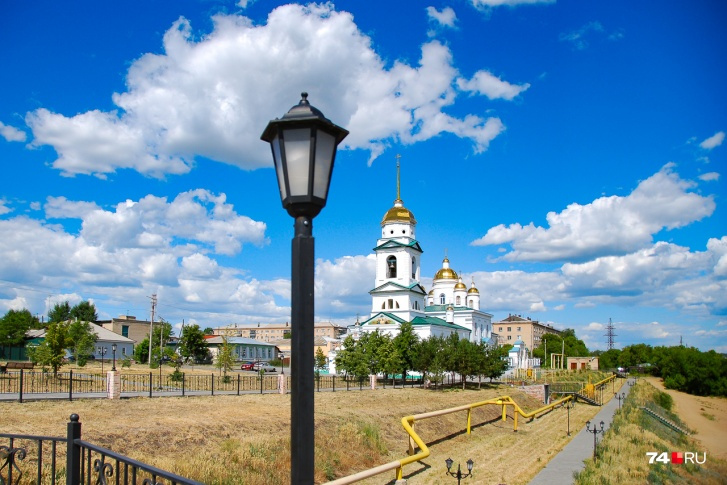 В Троицке очень много церквей, но есть и кое-что еще В Троицке очень много церквей, но есть и кое-что еще