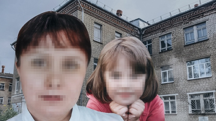 «Ей сейчас очень тяжело»: маму убитых в Рыбинске девочек затравили в соцсетях