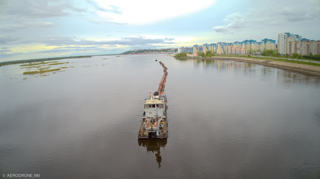 Судно спущено на воду 12 октября 1989 года Судно спущено на воду 12 октября 1989 года