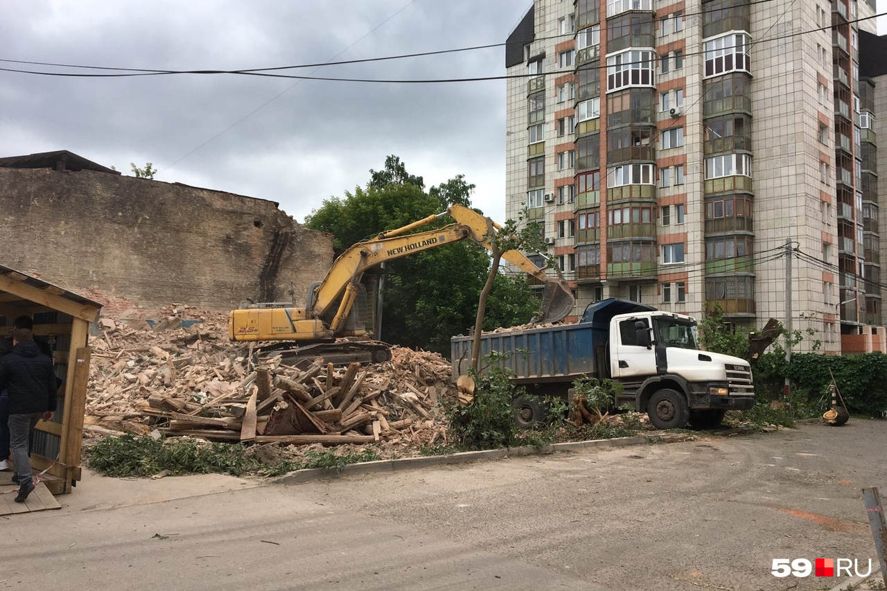 Снесенные пятиэтажки в москве. Город снос. Город снос. Город снос. Шкапина розенштейна.