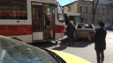 «Вылез на рельсы»: в Самаре на улице Фрунзе столкнулись «четырнадцатая» и трамвай