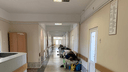 Люди лежат прямо в коридорах: кадры из двух переполненных больниц Новосибирска для пациентов с ковидом