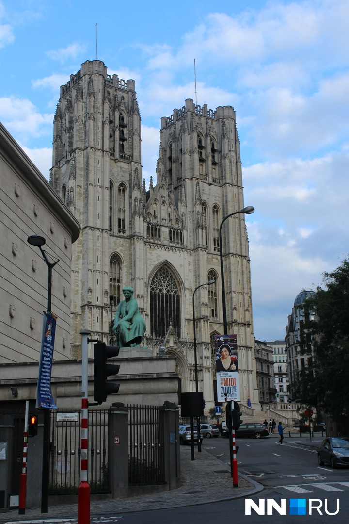 Брюссель — это настоящий коктейль, яркий, сочный и насыщенный, где старые кафедральные соборы перемешиваются с офисами евробюрократов