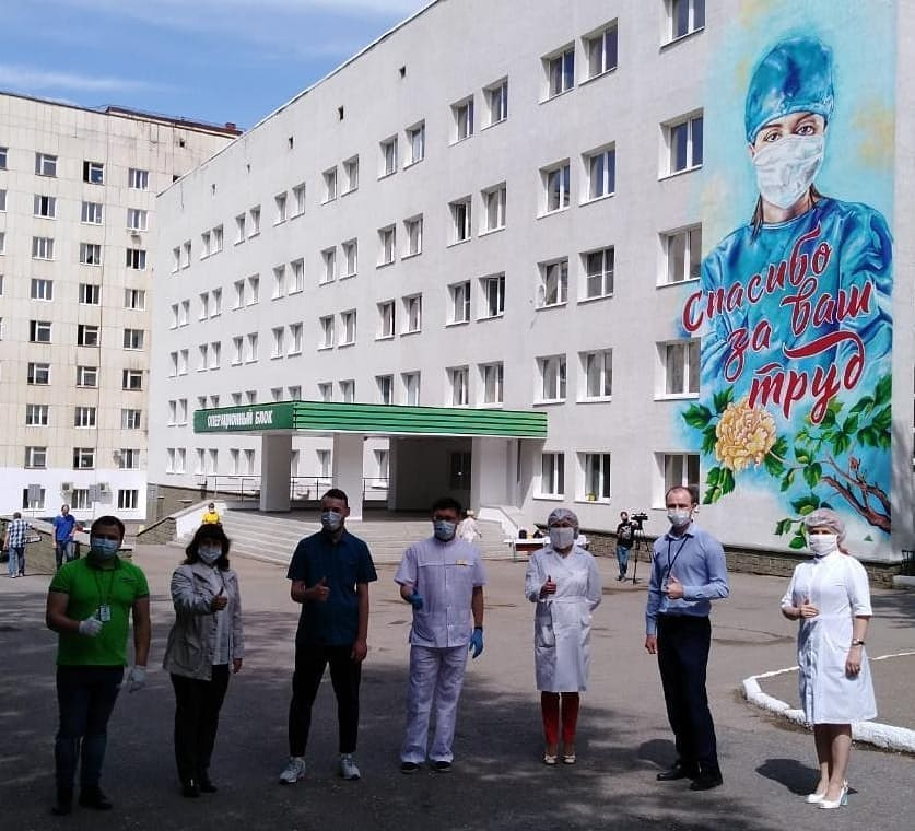 Масштабное граффити, посвященно медикам, которые оказались на передовой борьбы с коронавирусом