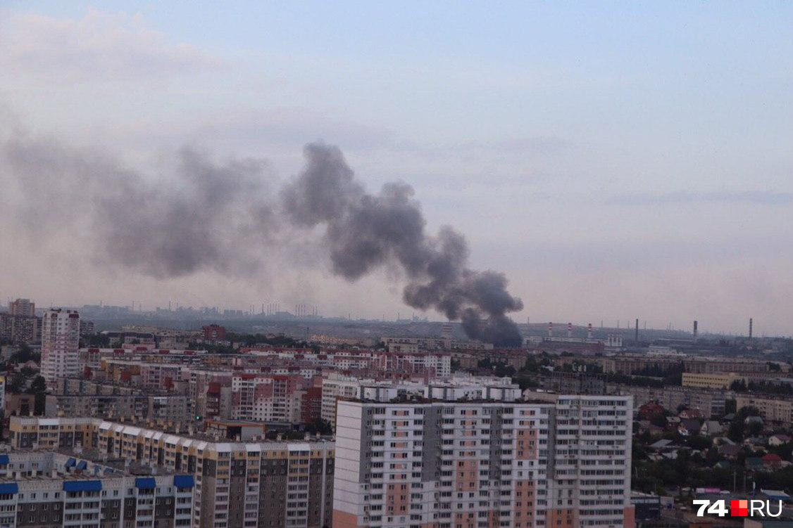 Что горит в видном сейчас. Челябинск дым. Пожар в Челябинске. Город в дыму. Задымление в Челябинске.