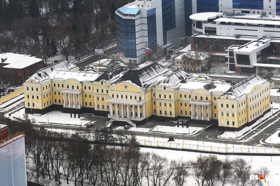 Содержать дворец весьма накладно: на одну только охрану ежегодно тратится больше 4 000 000 рублей